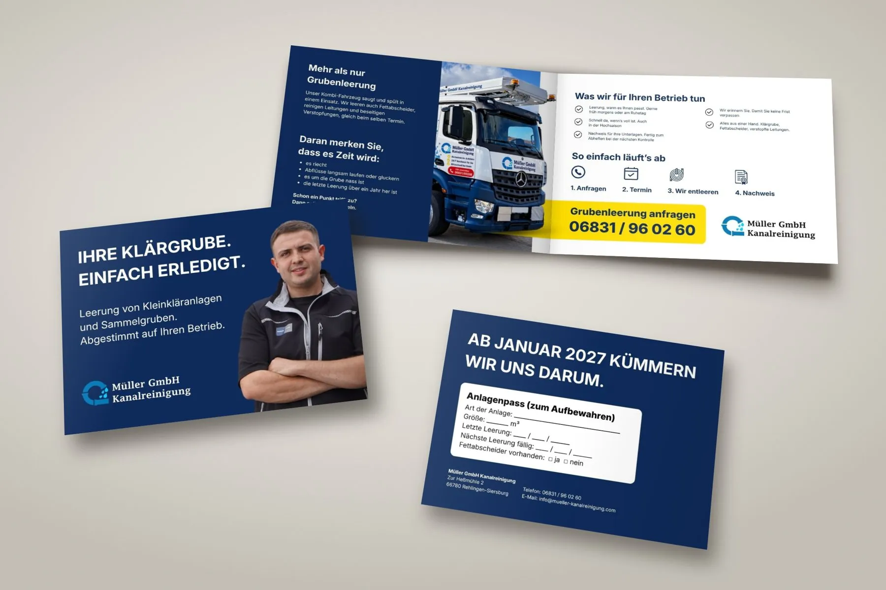 Flyer der Müller Kanalreinigung „Ihre Klärgrube. Einfach erledigt.“ mit Mitarbeiter und Saugwagen